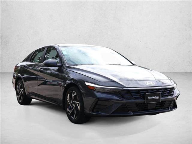 New 2026 Hyundai Elantra Limited FWD image 3