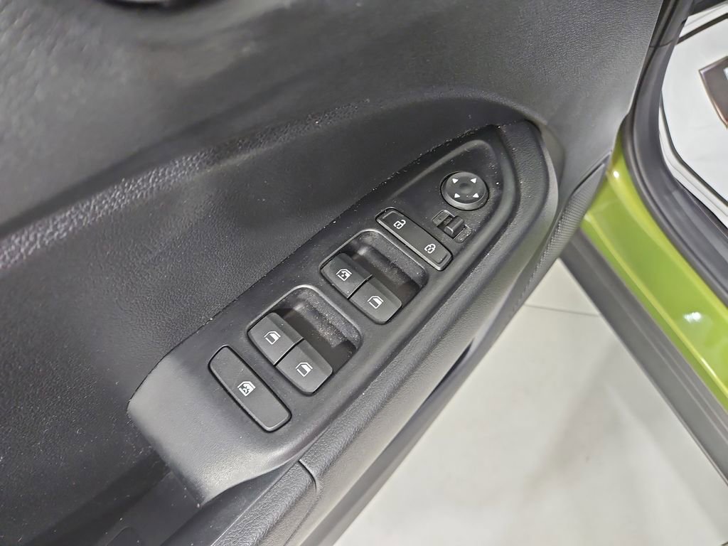 Certified 2023 Hyundai Venue SEL FWD image 11