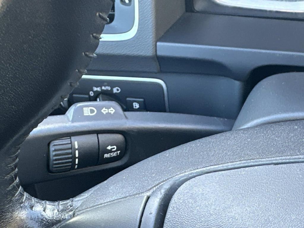 Used 2017 Volvo V60 T5 Cross Country w/ Convenience Package image 26