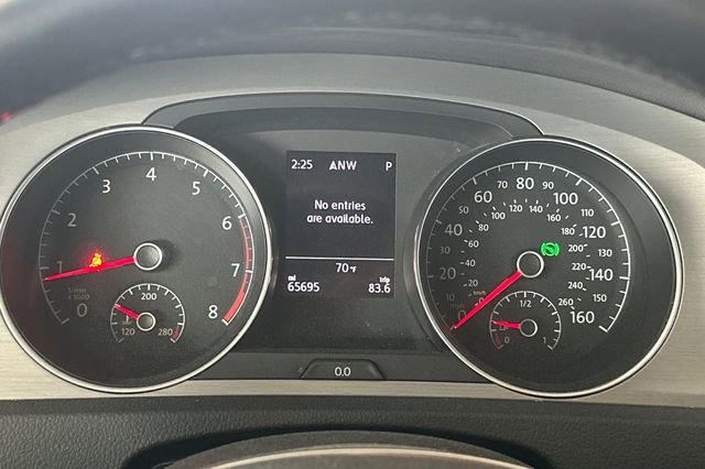 Used 2016 Volkswagen Golf S image 29