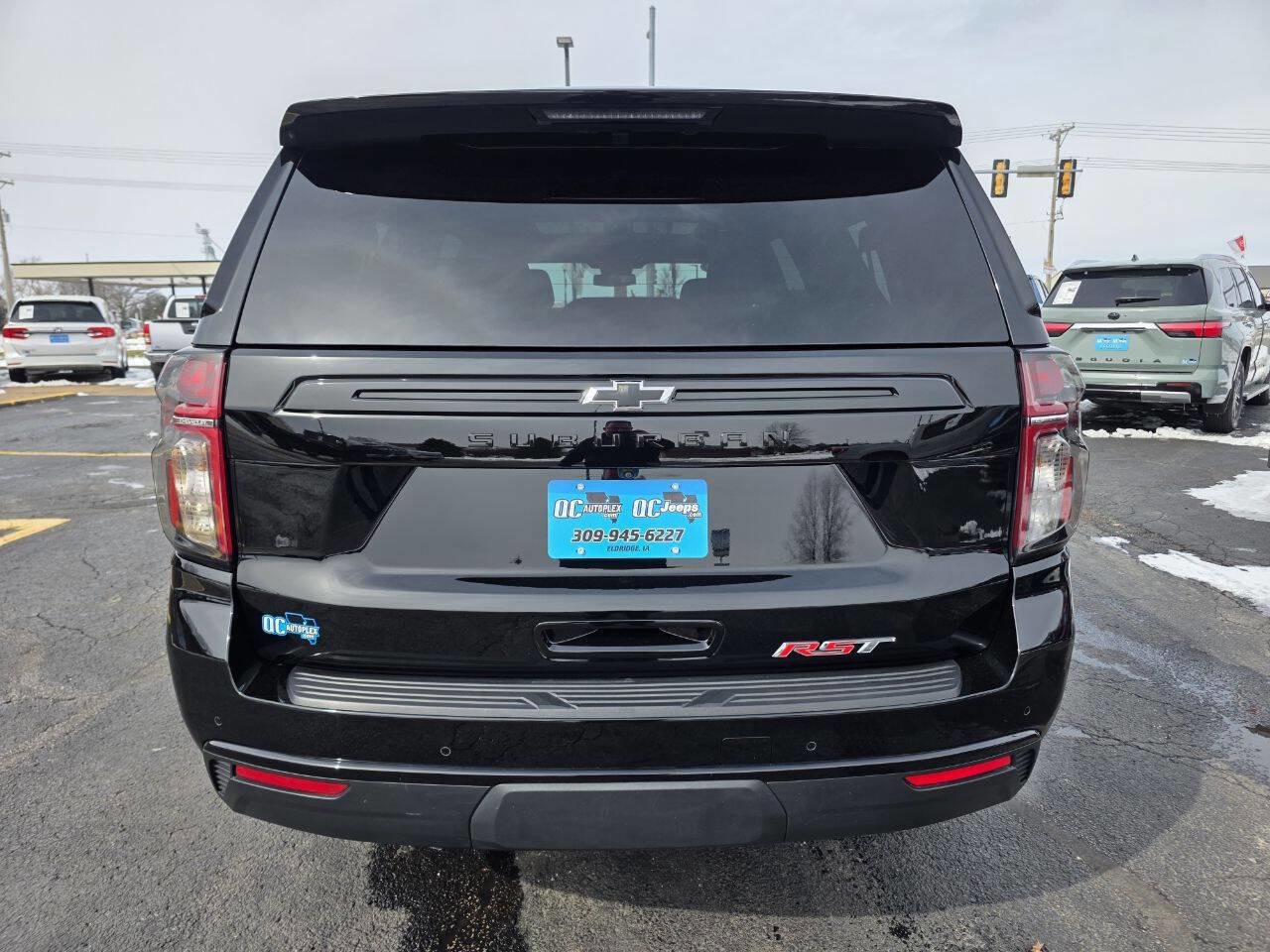 Used 2023 Chevrolet Suburban RST w/ Luxury Package AWD/4WD image 7