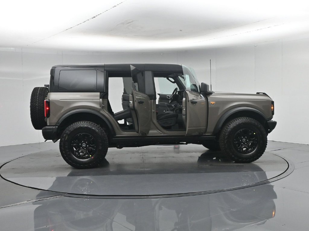 New 2026 Ford Bronco Badlands w/ Wildtrak Package AWD/4WD image 4