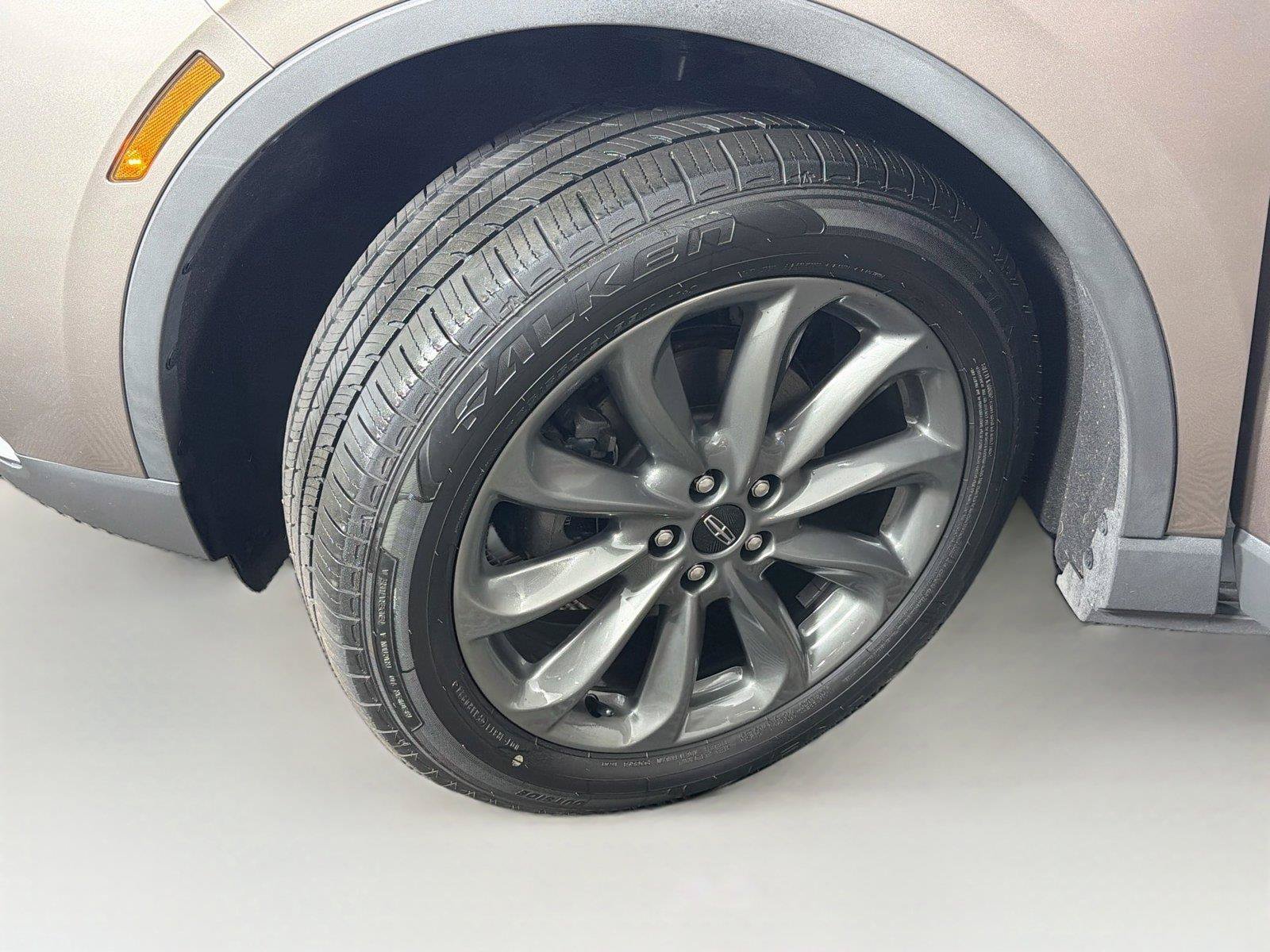 Used 2021 Lincoln Corsair AWD w/ Premium Package image 38