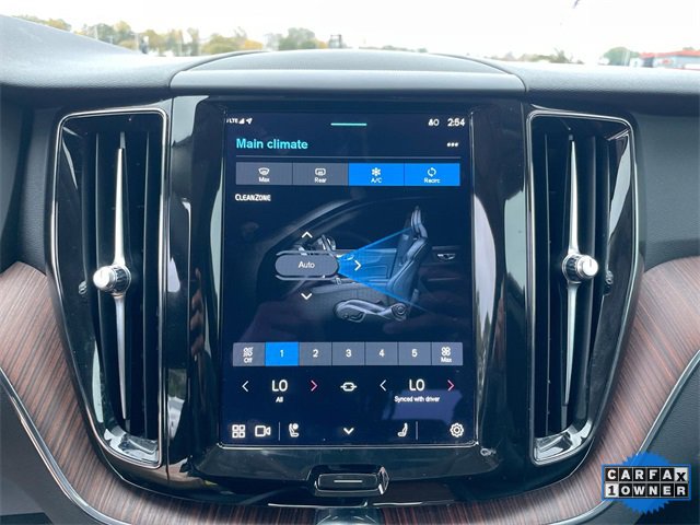 Used 2023 Volvo XC60 B5 Plus image 20