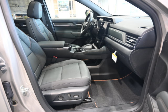 New 2026 GMC Terrain AT4 w/ Convenience Package III AWD/4WD image 10