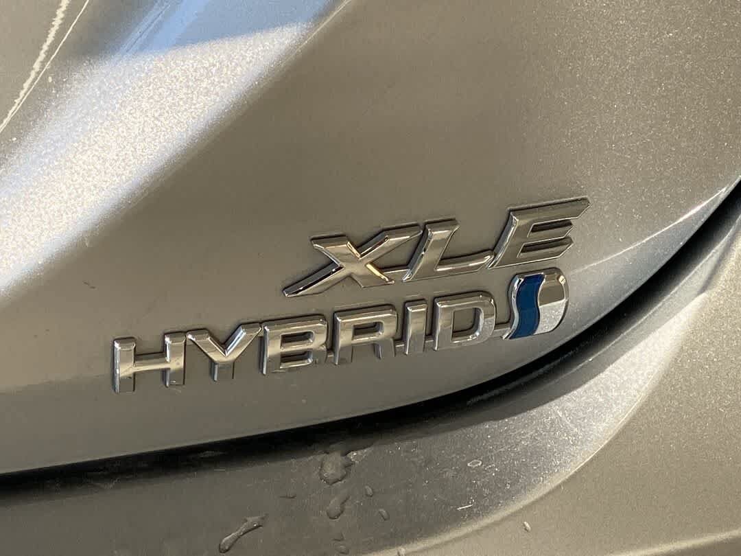 Used 2024 Toyota Camry XLE FWD image 11
