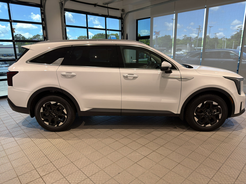 Used 2025 Kia Sorento S w/ Panoramic Sunroof Package FWD image 6