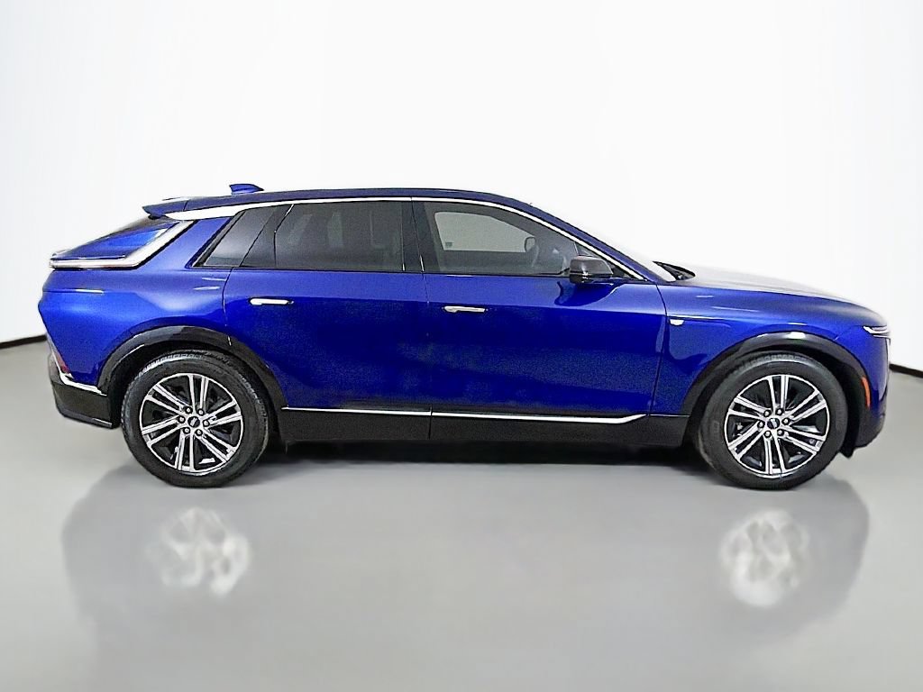 Used 2024 Cadillac Lyriq Luxury RWD image 17
