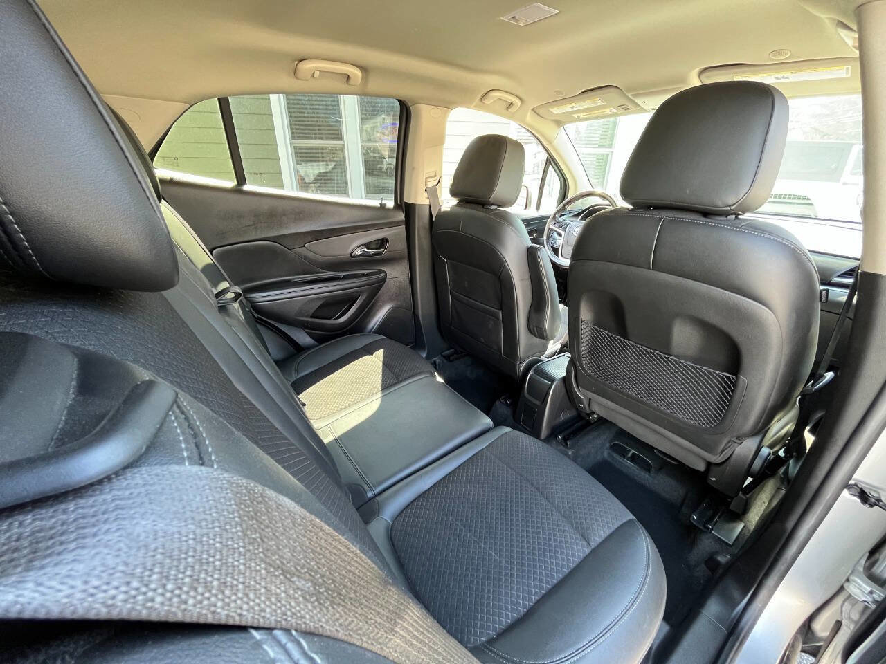 Used 2018 Buick Encore Preferred image 33