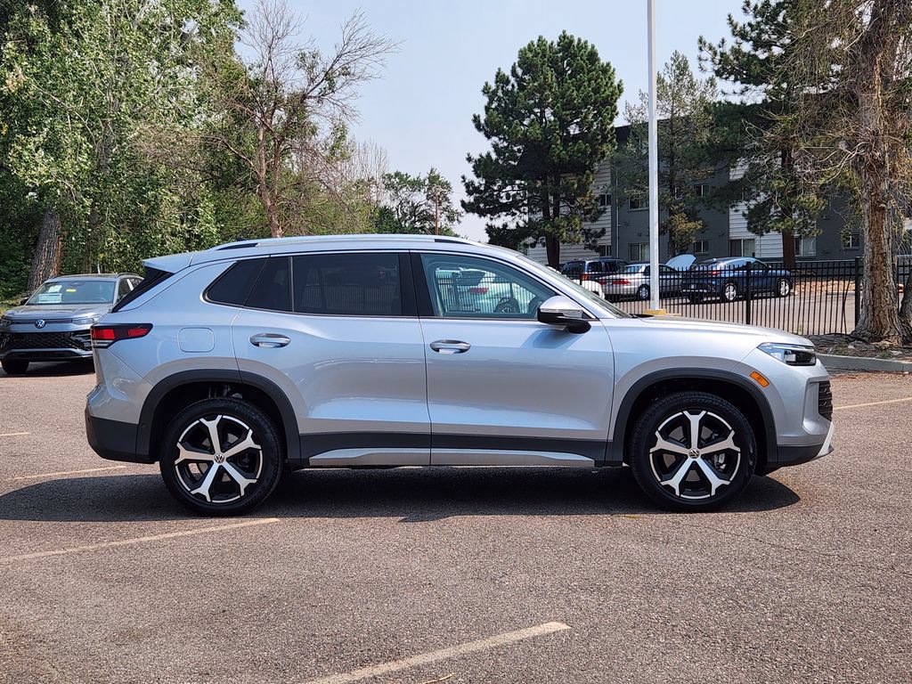 Certified 2026 Volkswagen Tiguan SE AWD/4WD image 4