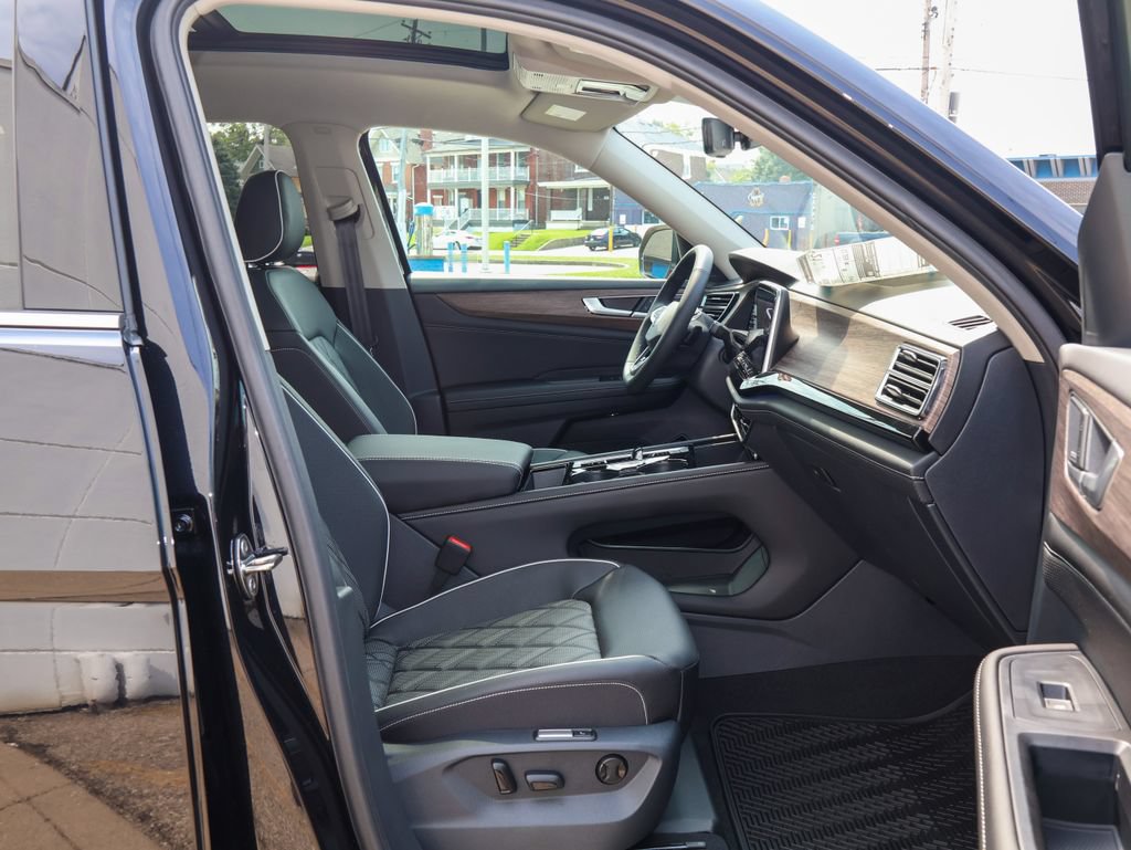 New 2026 Volkswagen Atlas SEL Premium R-Line AWD/4WD image 32