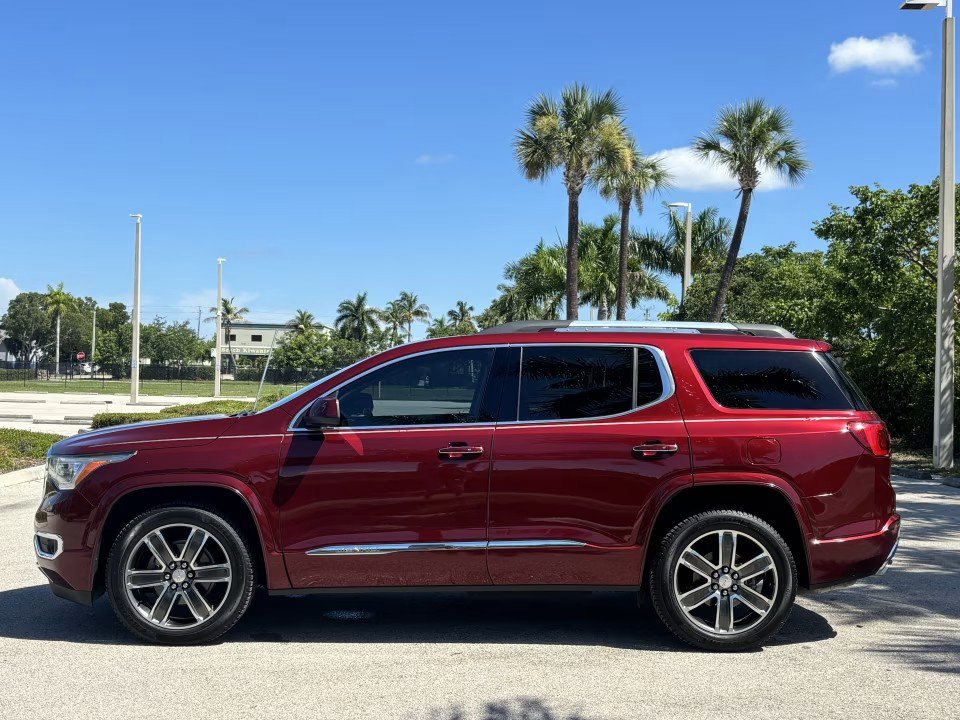 Used 2018 GMC Acadia Denali w/ Technology Package FWD image 9
