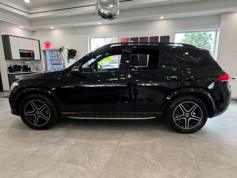 Used 2022 Mercedes-Benz GLE 350 w/ AMG Line Exterior image 4