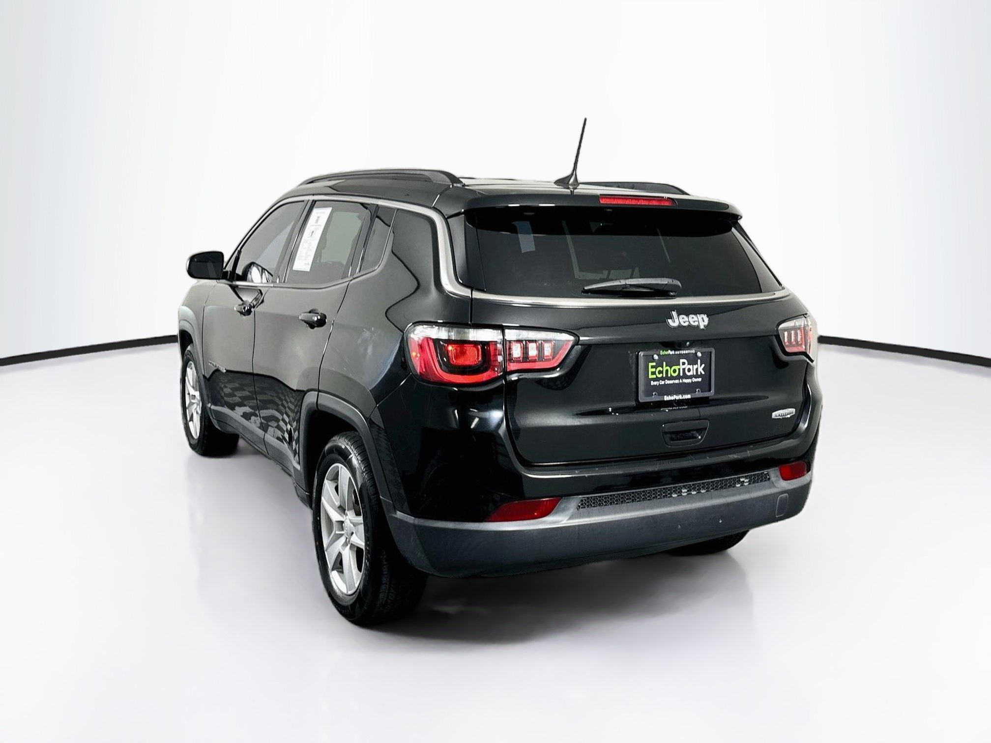 Used 2022 Jeep Compass Latitude FWD image 5