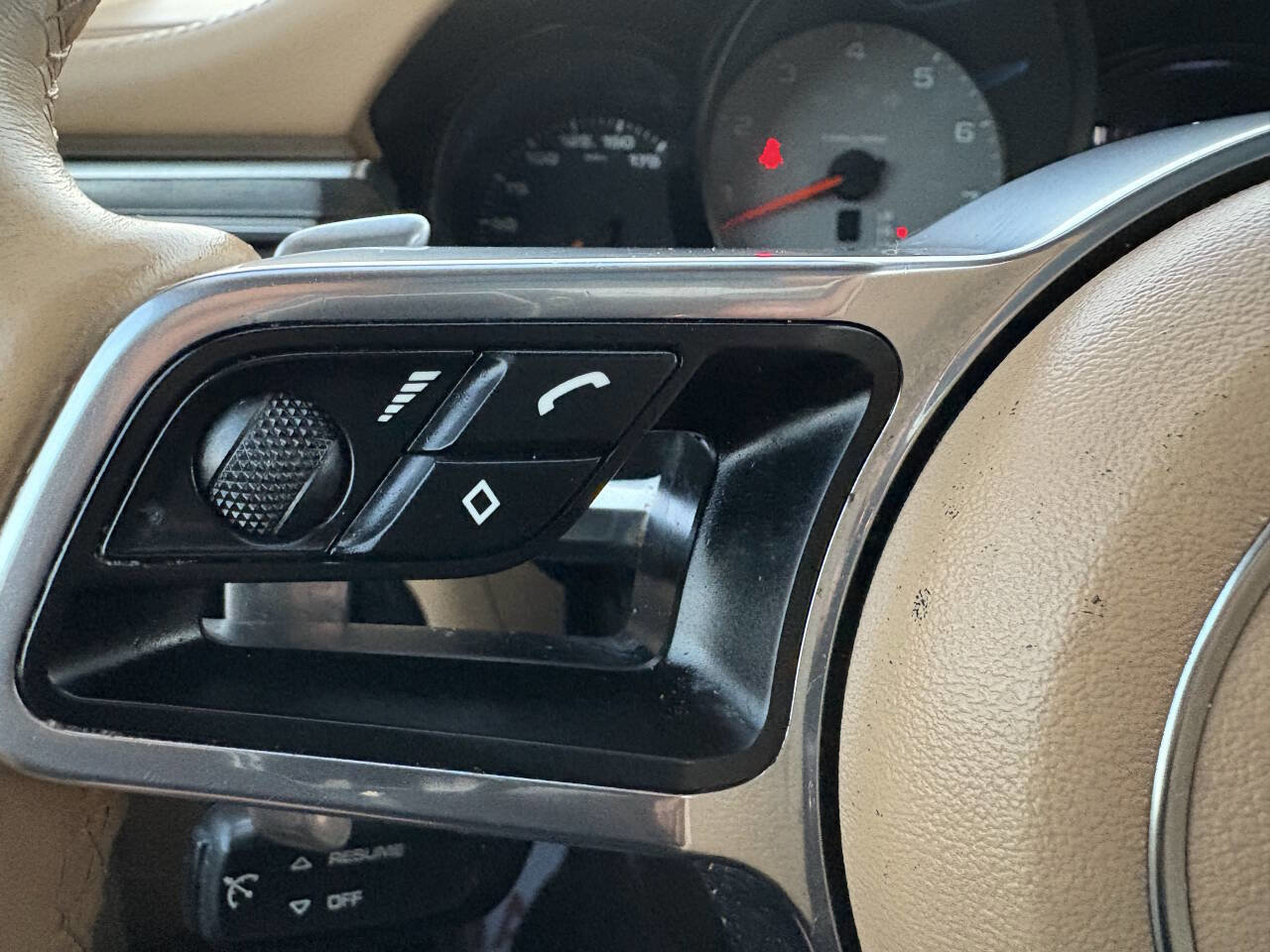 Used 2015 Porsche Macan S image 44