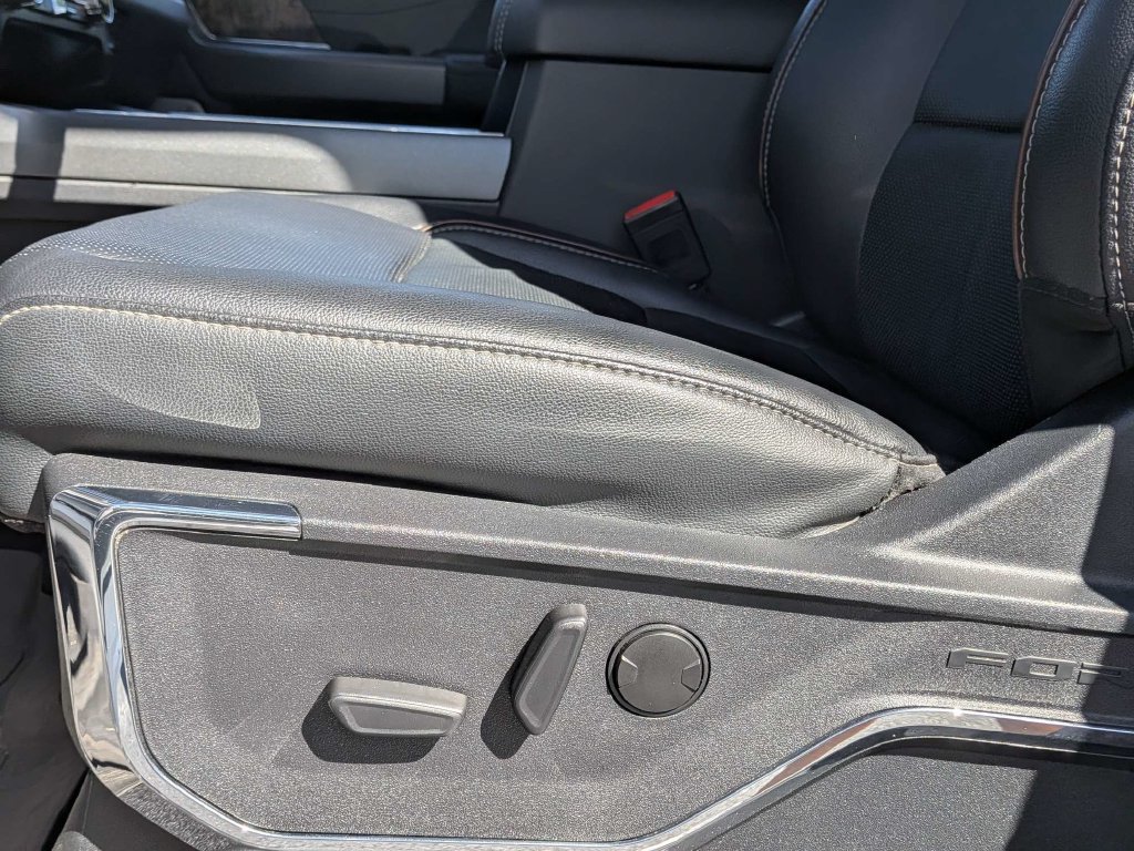 Used 2023 Ford F250 Lariat w/ Black Appearance Package AWD/4WD image 20
