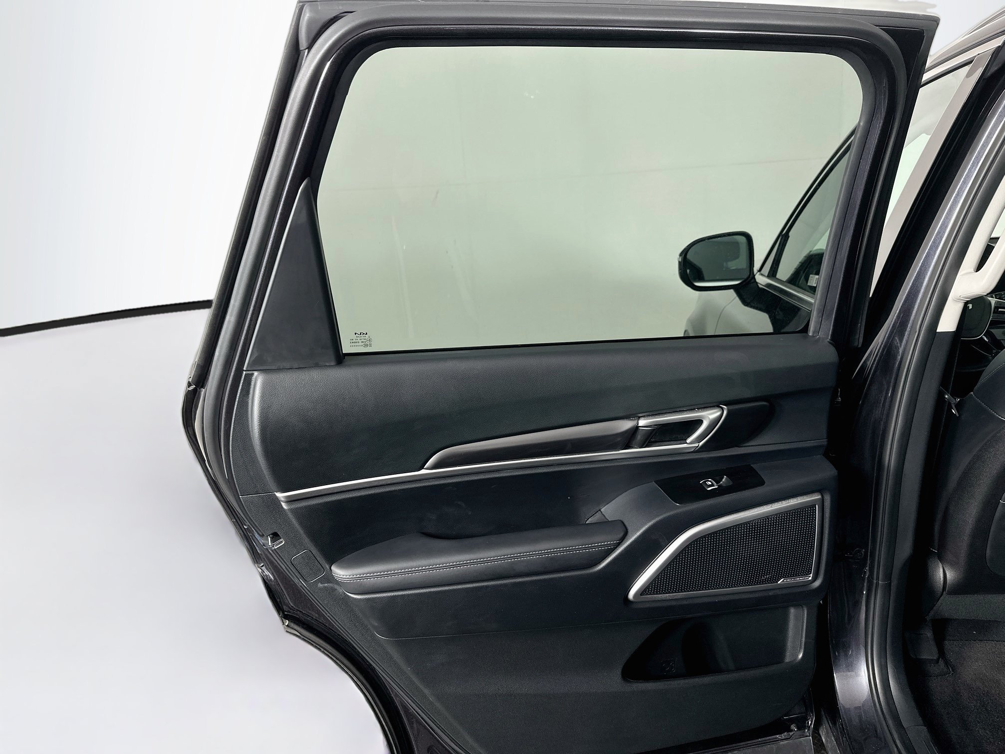 Used 2025 Kia Telluride S FWD image 27