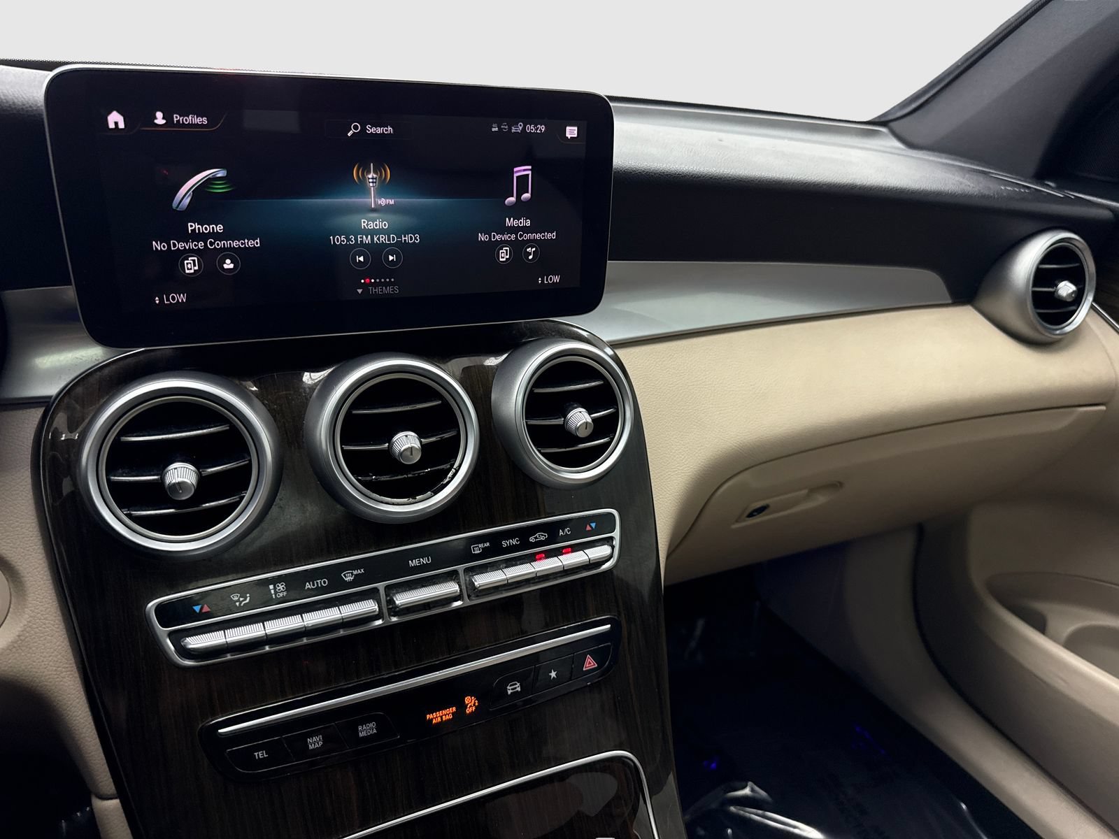 Used 2020 Mercedes-Benz GLC 300 4MATIC Coupe w/ Parking Assistance Package image 24
