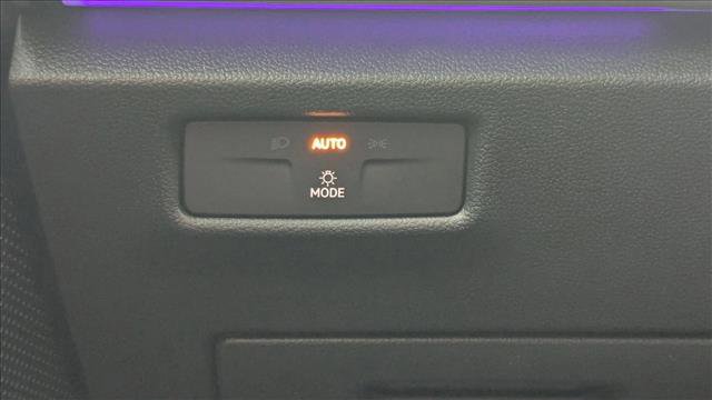 New 2026 Volkswagen Tiguan SE R-Line AWD/4WD image 17