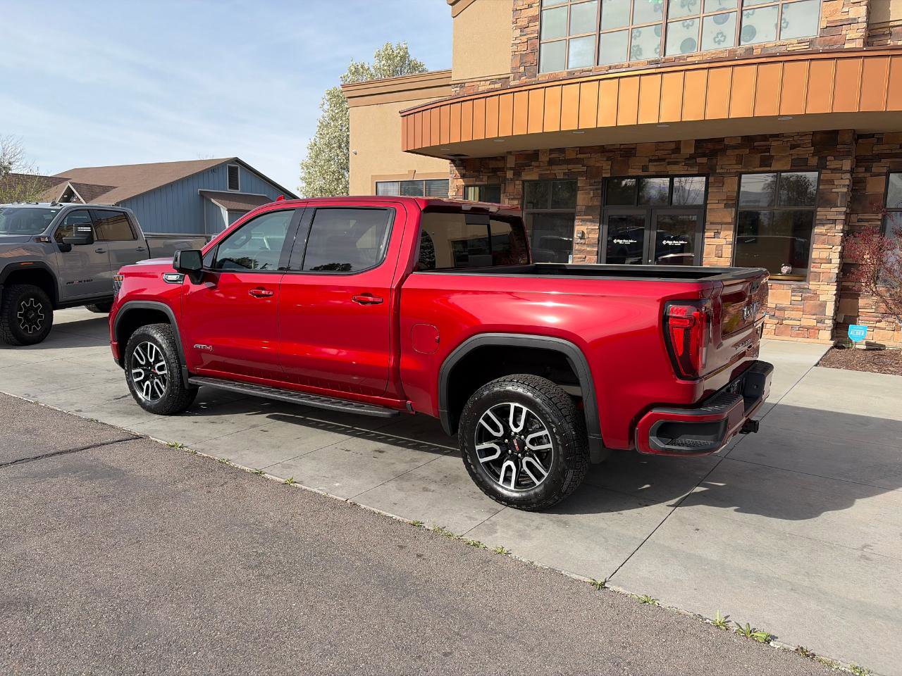 Used 2025 GMC Sierra 1500 AT4 w/ AT4 Premium Package image 28