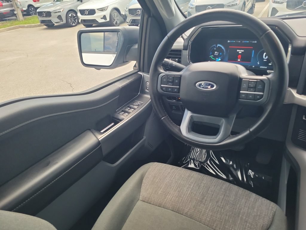 Used 2023 Ford F150 Lightning XLT AWD/4WD image 15
