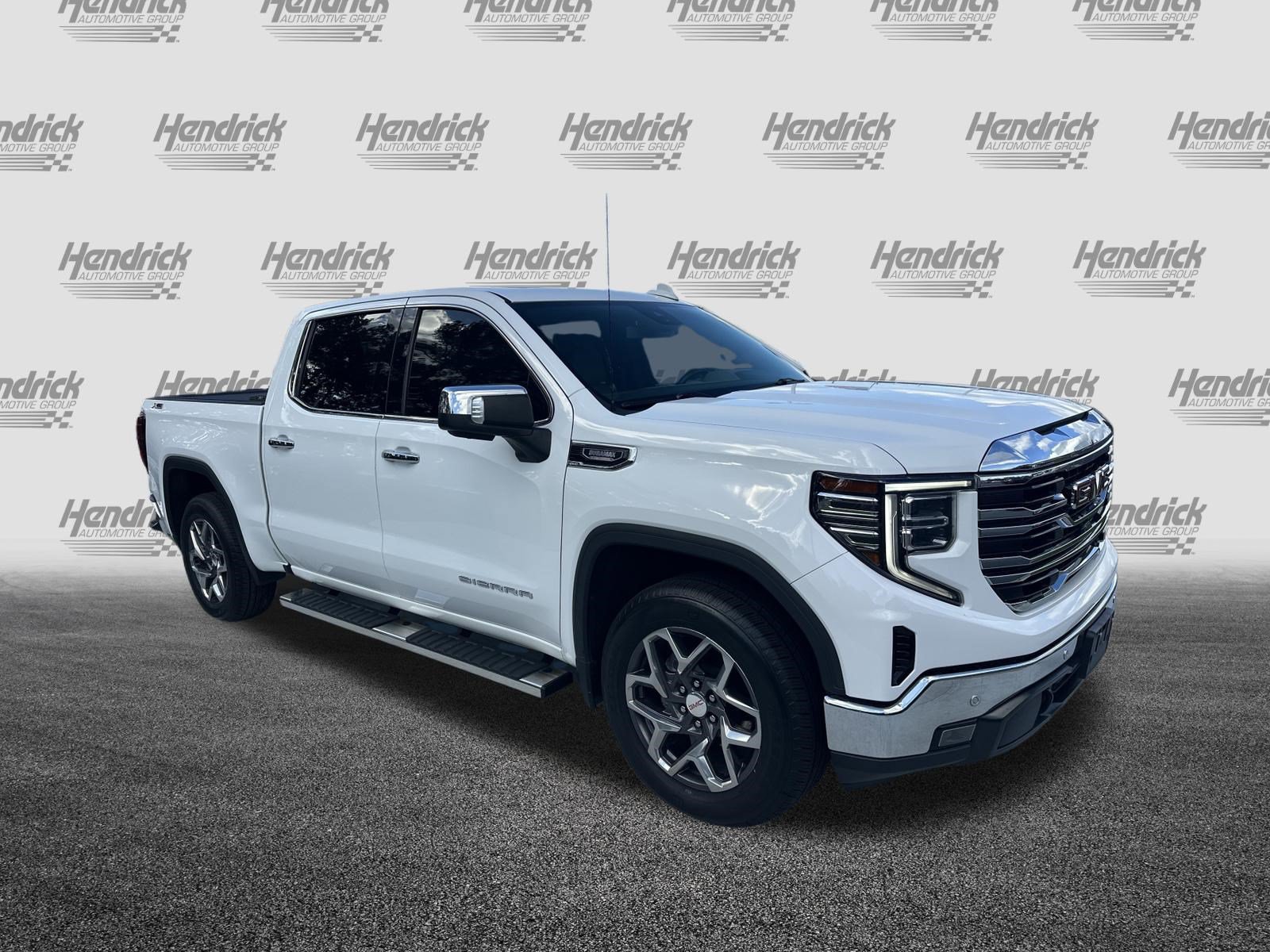 Used 2022 GMC Sierra 1500 SLT w/ SLT Premium Plus Package AWD/4WD image 2