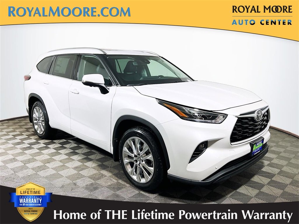 New 2025 Toyota Highlander Limited image 1
