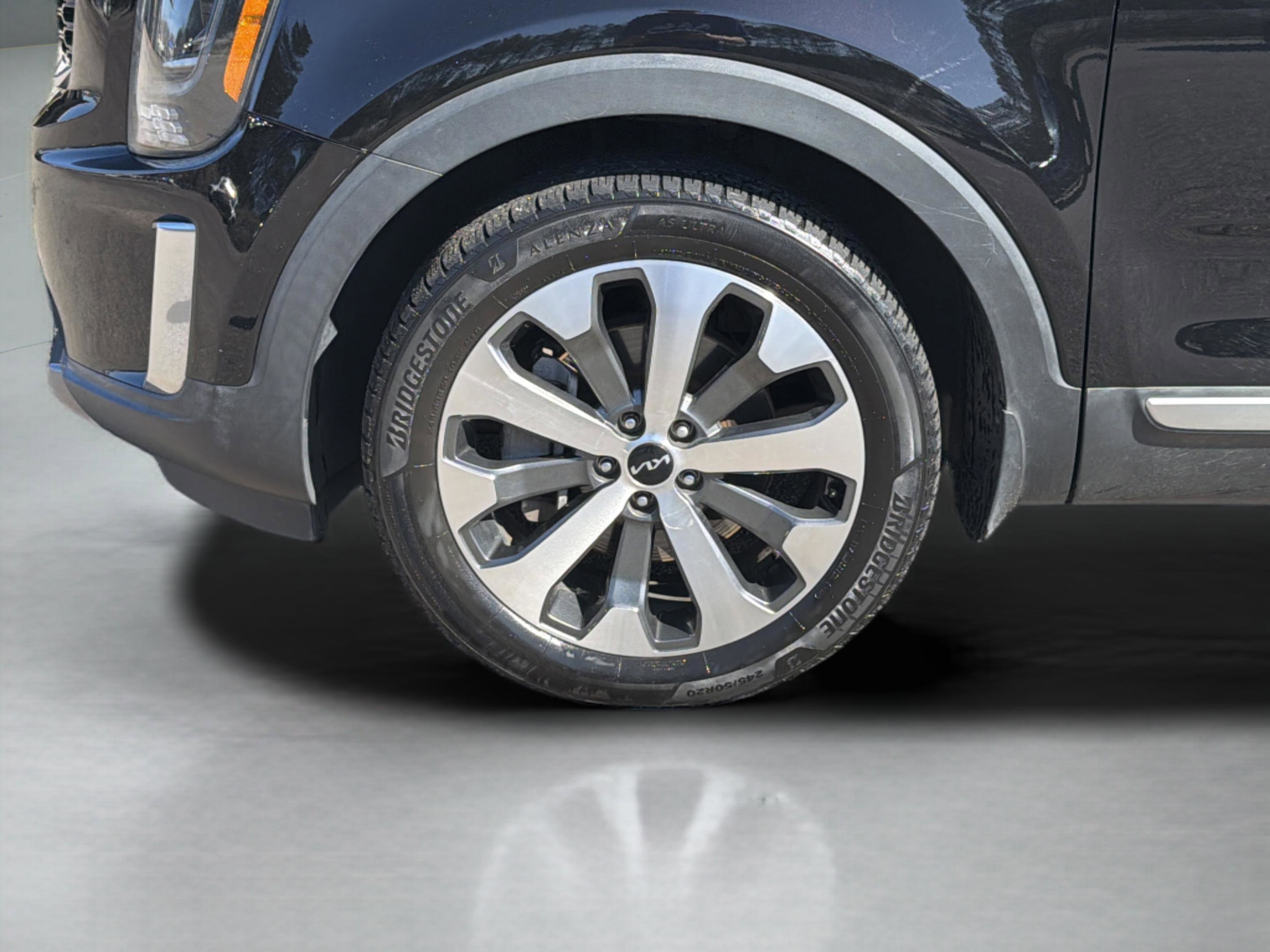 Used 2022 Kia Telluride S image 9