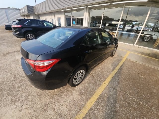 Used 2017 Toyota Corolla LE FWD image 6