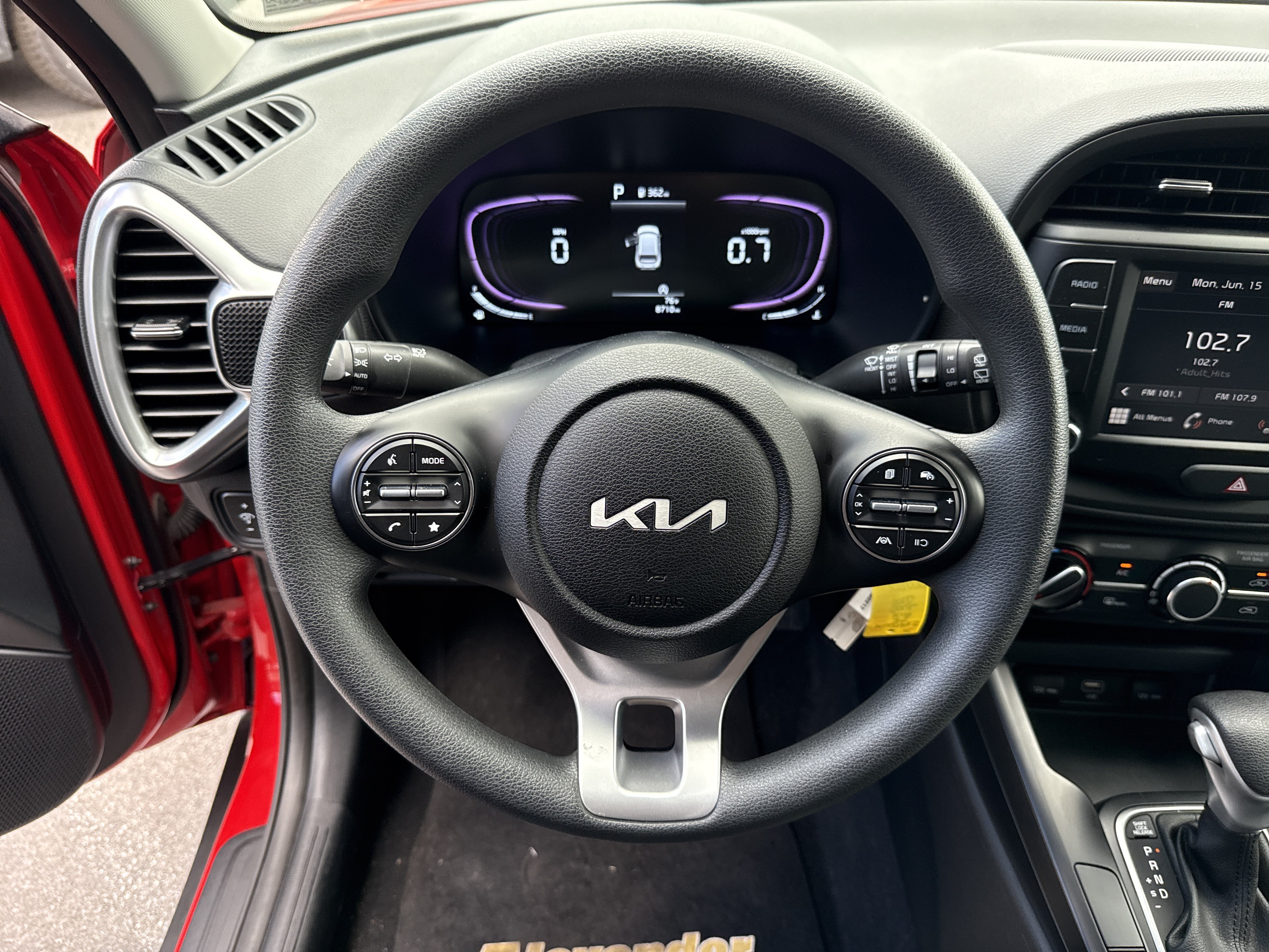 Certified 2025 Kia Soul LX w/ LX Technology Package FWD image 17