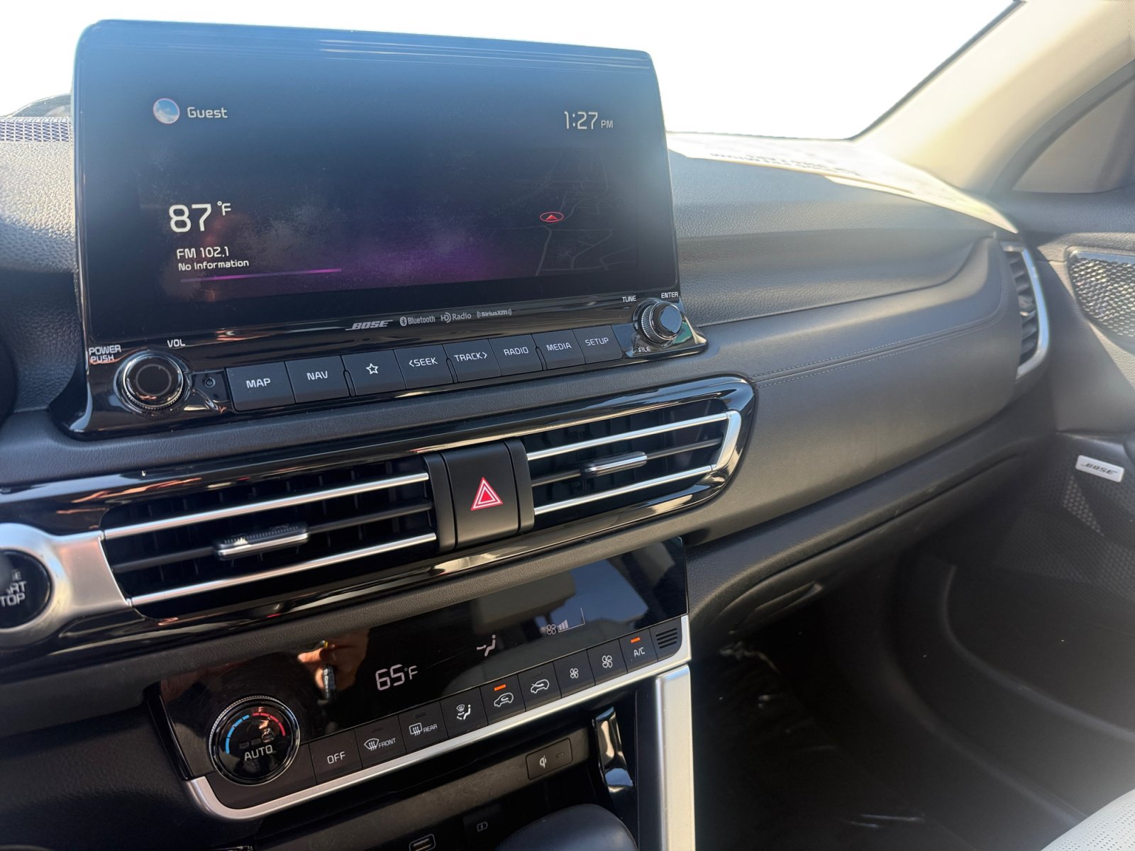 Used 2022 Kia Seltos SX w/ Sunroof Package AWD/4WD image 12