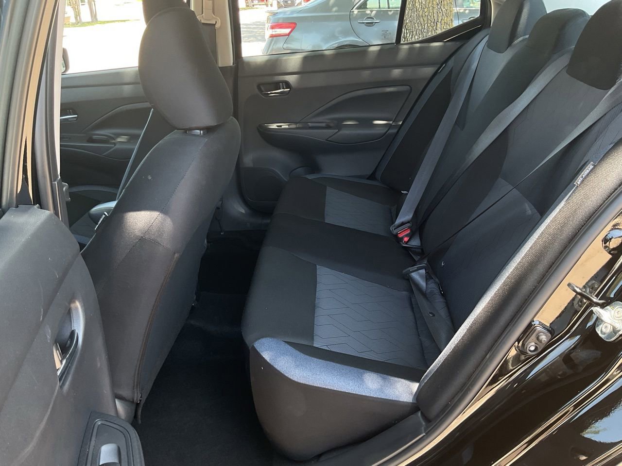 Used 2025 Nissan Versa SV FWD image 10