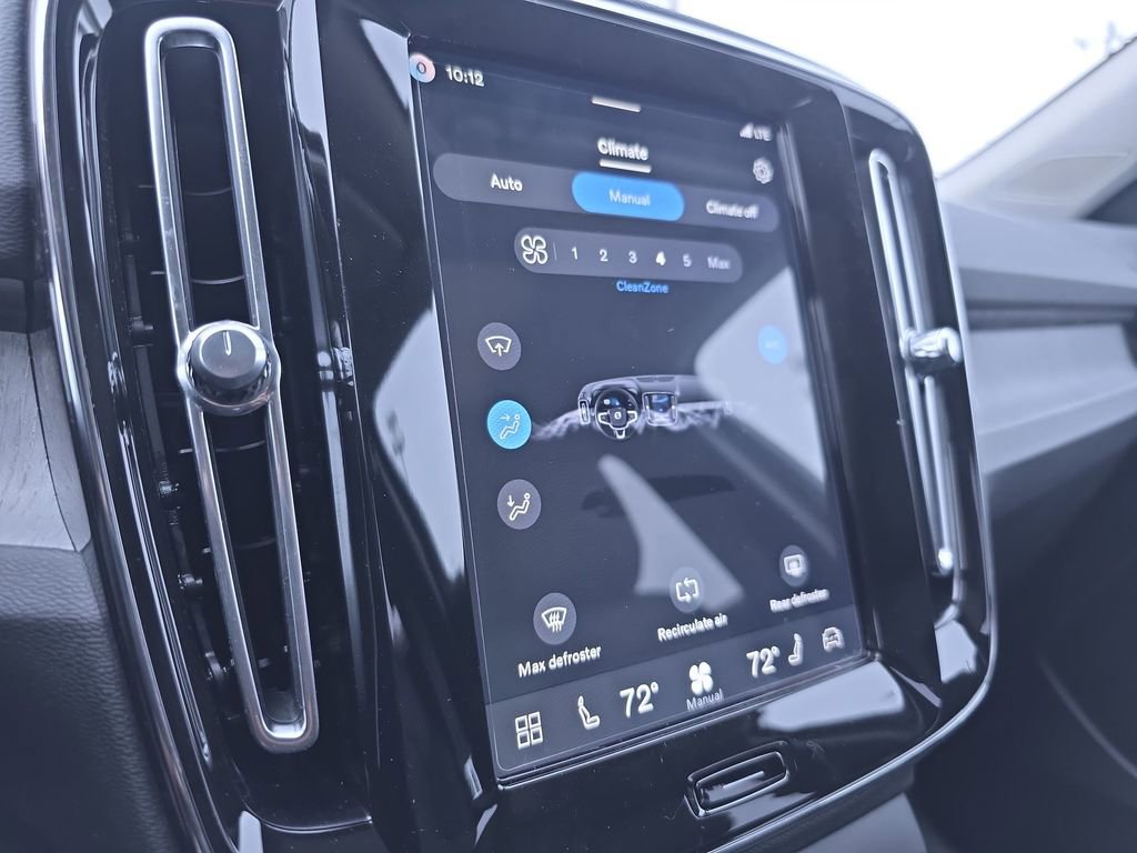 New 2026 Volvo XC40 B5 Core w/ Protection Package image 21