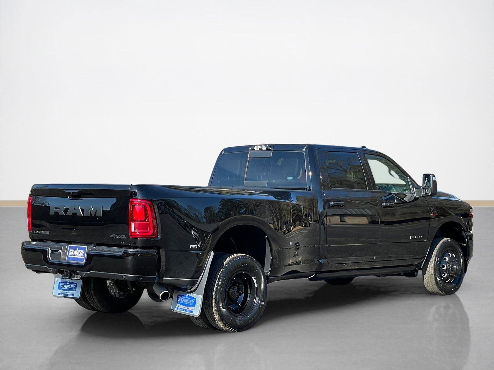 New 2026 RAM 3500 Laramie AWD/4WD image 8