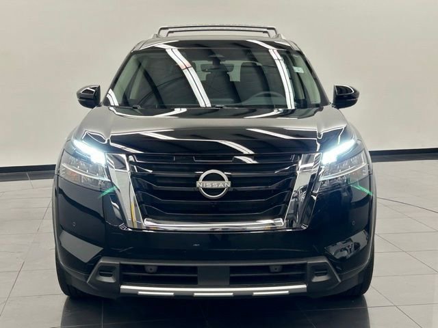 Certified 2024 Nissan Pathfinder SL image 3