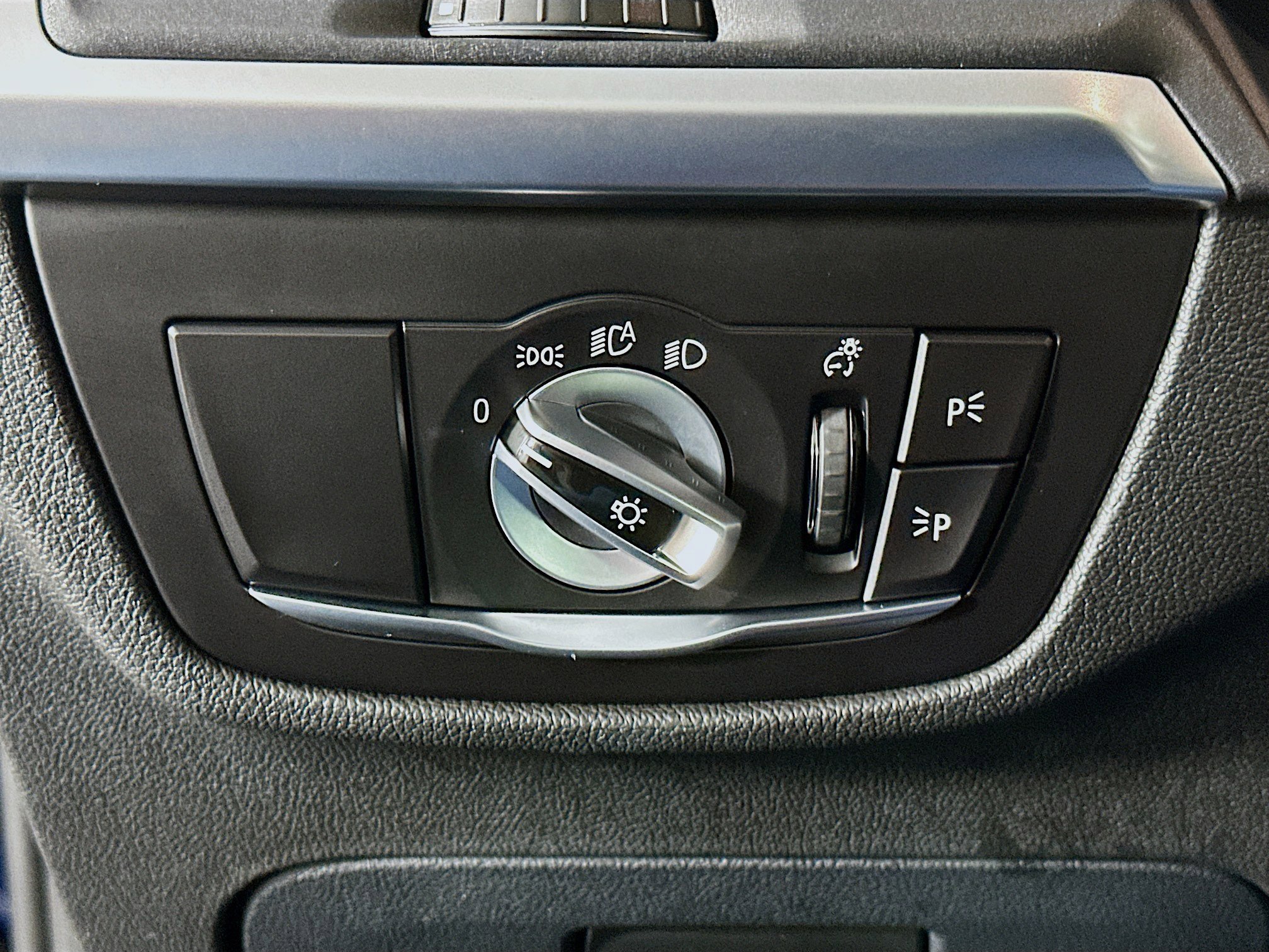 Used 2023 BMW X3 sDrive30i w/ Convenience Package image 17