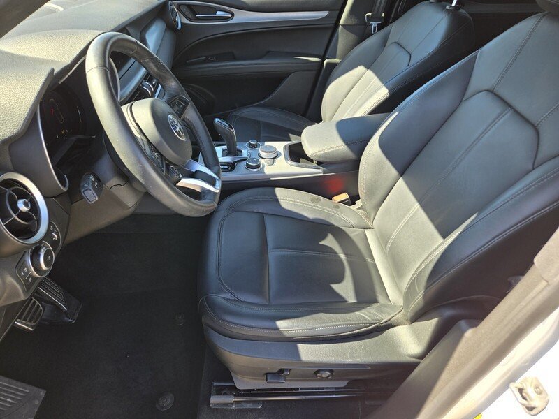 Used 2024 Alfa Romeo Stelvio Ti AWD/4WD image 10