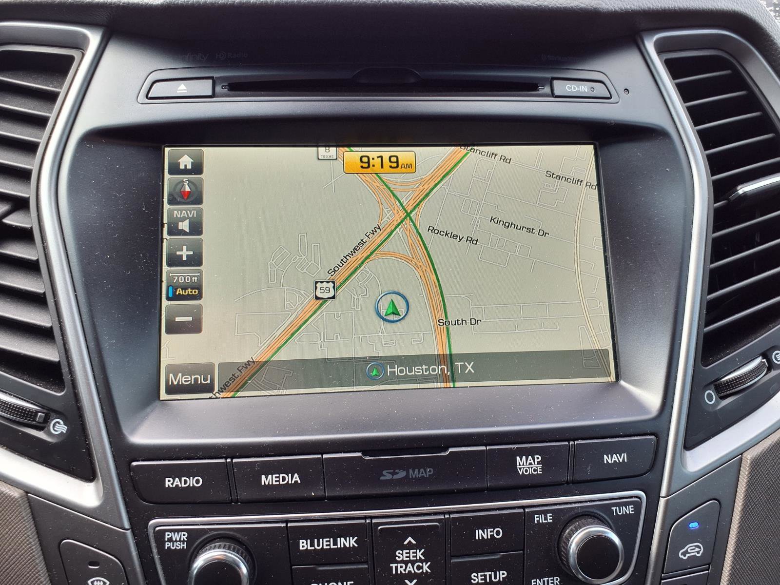 Used 2017 Hyundai Santa Fe SE FWD image 6