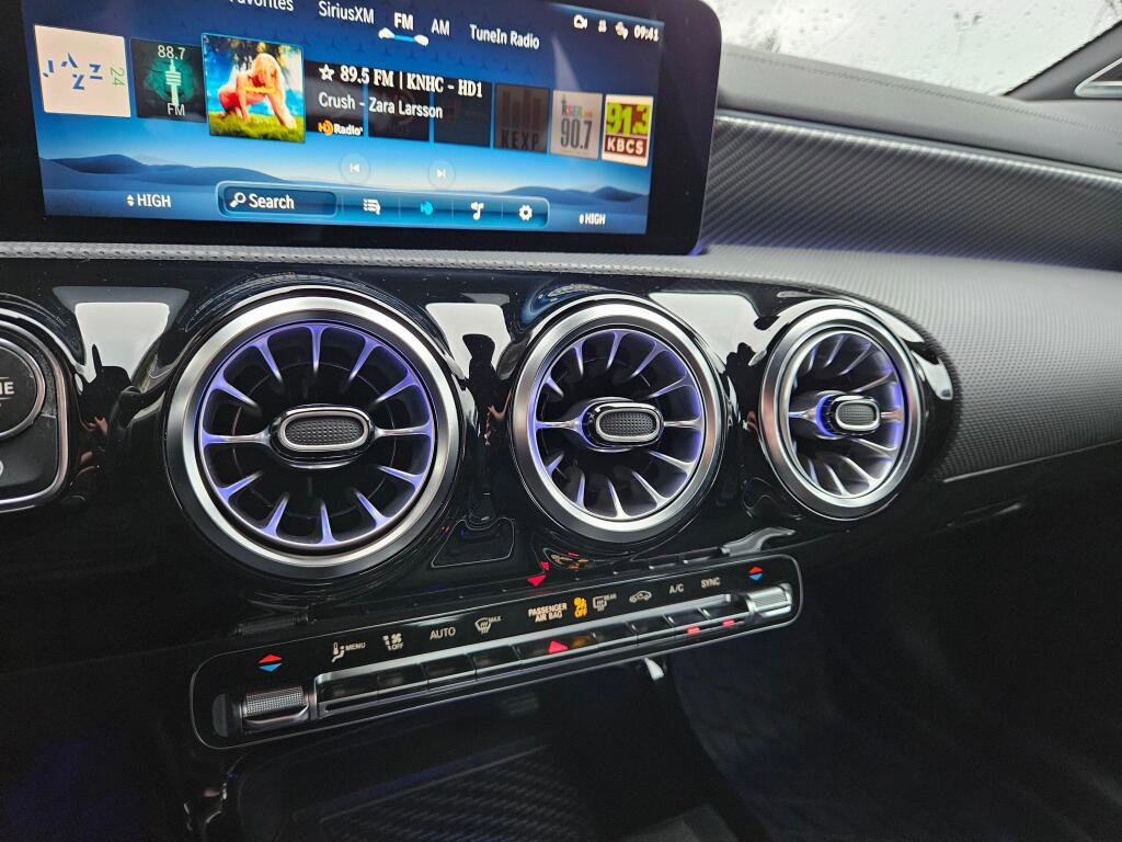 Used 2024 Mercedes-Benz CLA 250 4MATIC image 31