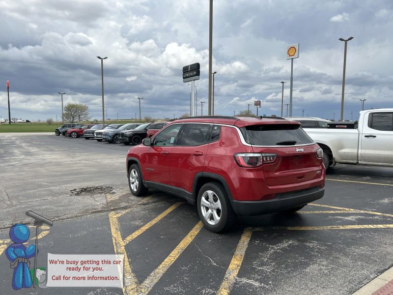 Used 2020 Jeep Compass Latitude FWD image 3