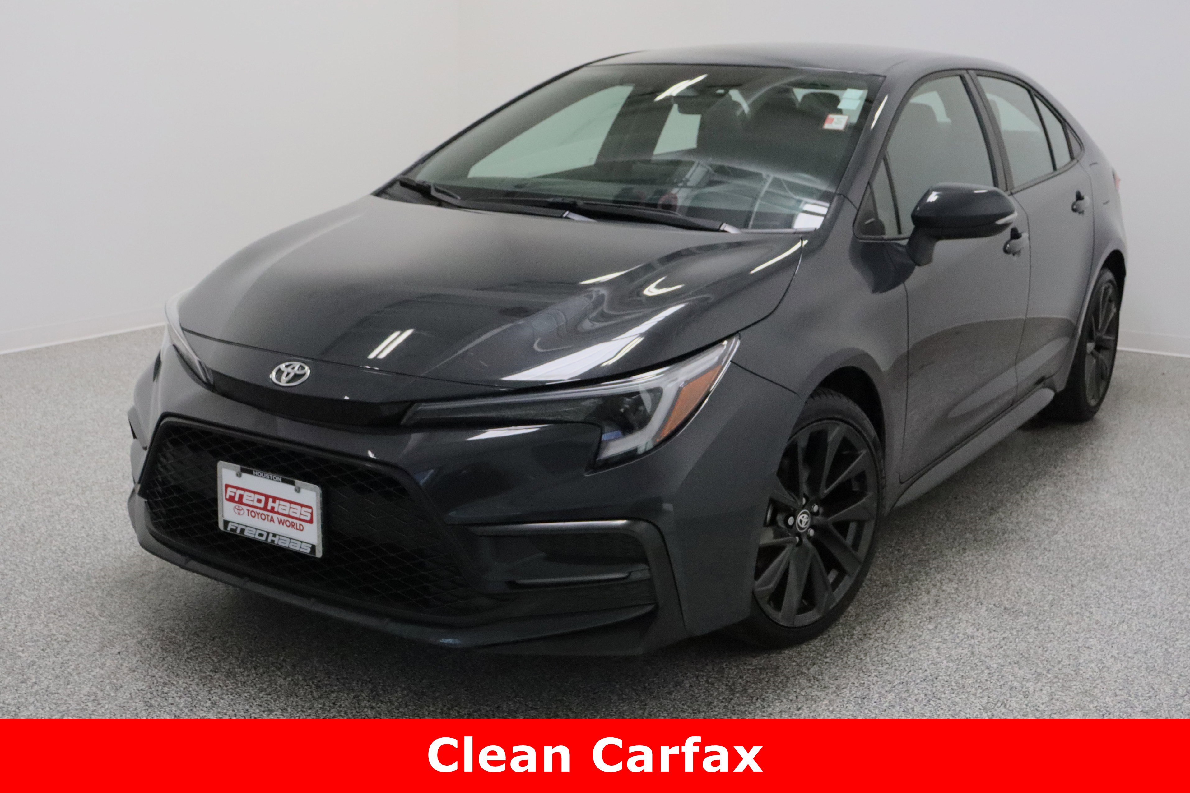 Used 2025 Toyota Corolla SE FWD image 2