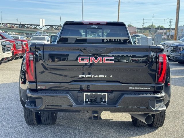 New 2026 GMC Sierra 3500 Denali w/ Technology Package image 4