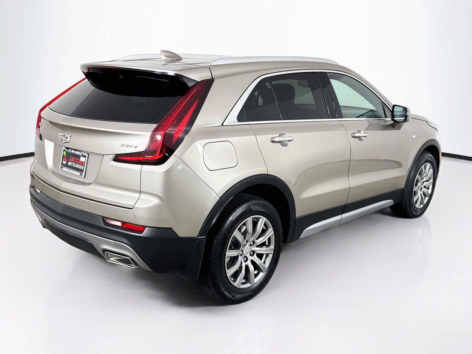 Used 2023 Cadillac XT4 Premium Luxury FWD image 5