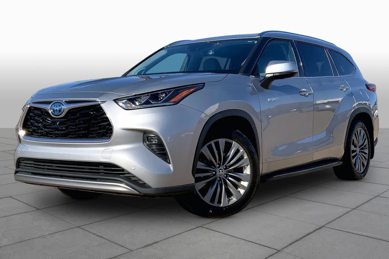 Used 2020 Toyota Highlander Platinum AWD/4WD image 2