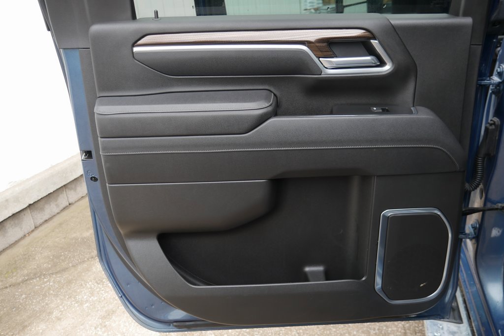 Used 2025 Chevrolet Silverado 2500 LT w/ Convenience Package image 29