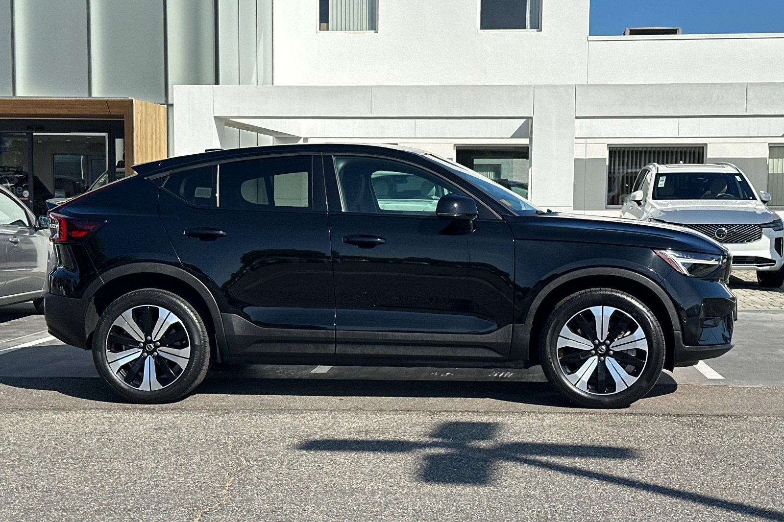 Certified 2023 Volvo C40 P8 Recharge Plus w/ Protection Package Premier AWD/4WD image 3