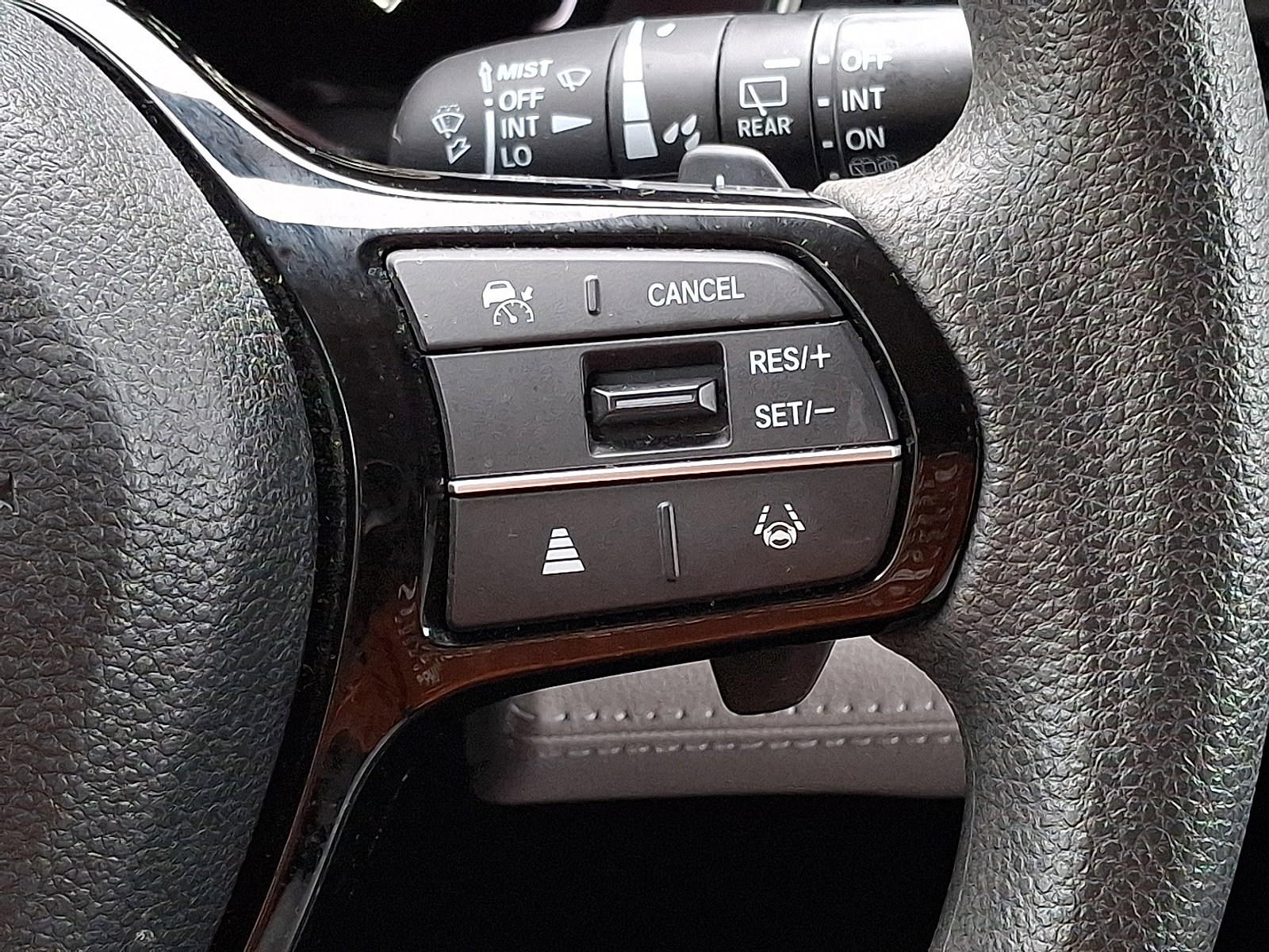 Used 2023 Honda Pilot LX image 22