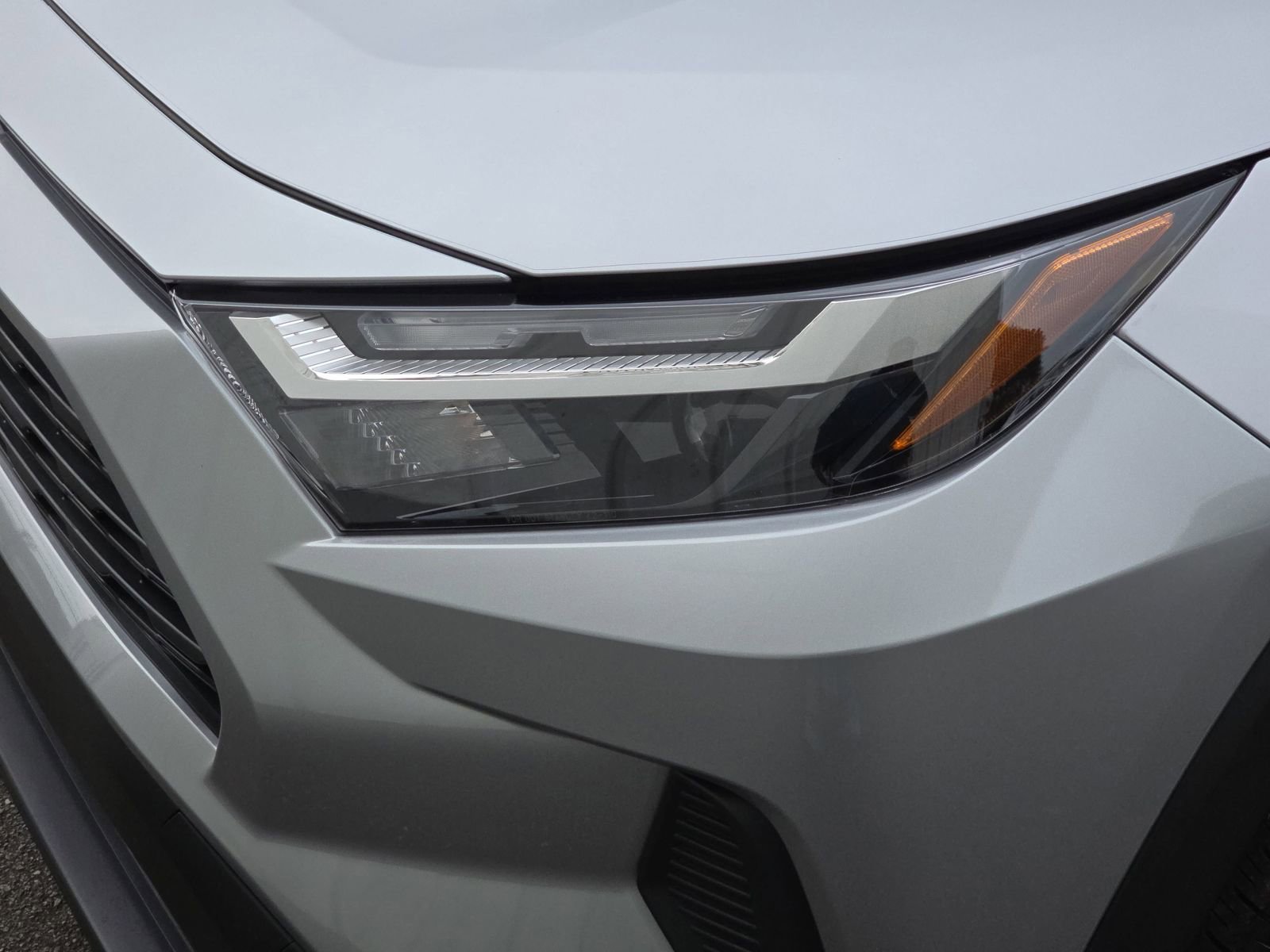 Used 2024 Toyota RAV4 XLE image 37