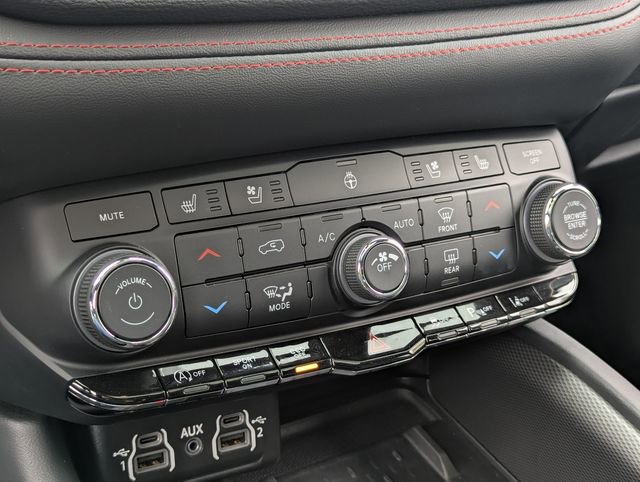 Used 2025 Dodge Durango GT AWD/4WD image 22