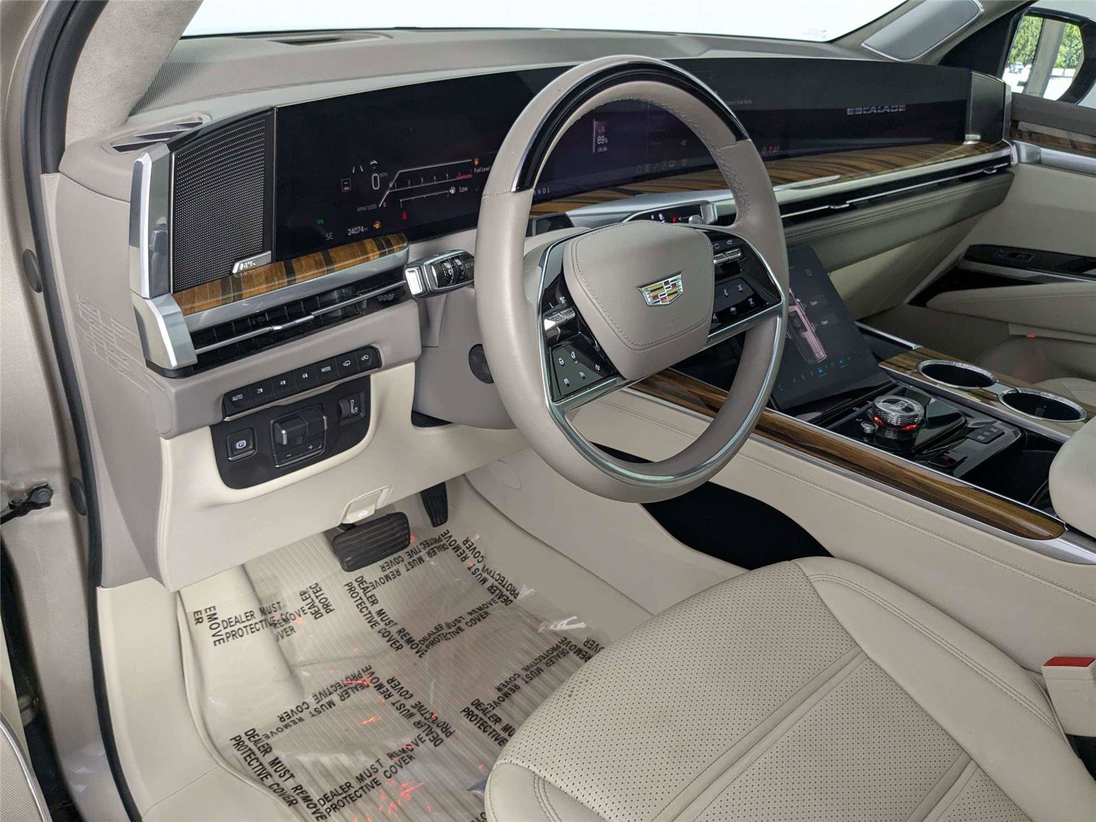 Used 2025 Cadillac Escalade Sport Platinum w/ LPO, Floor Liner Package AWD/4WD image 13